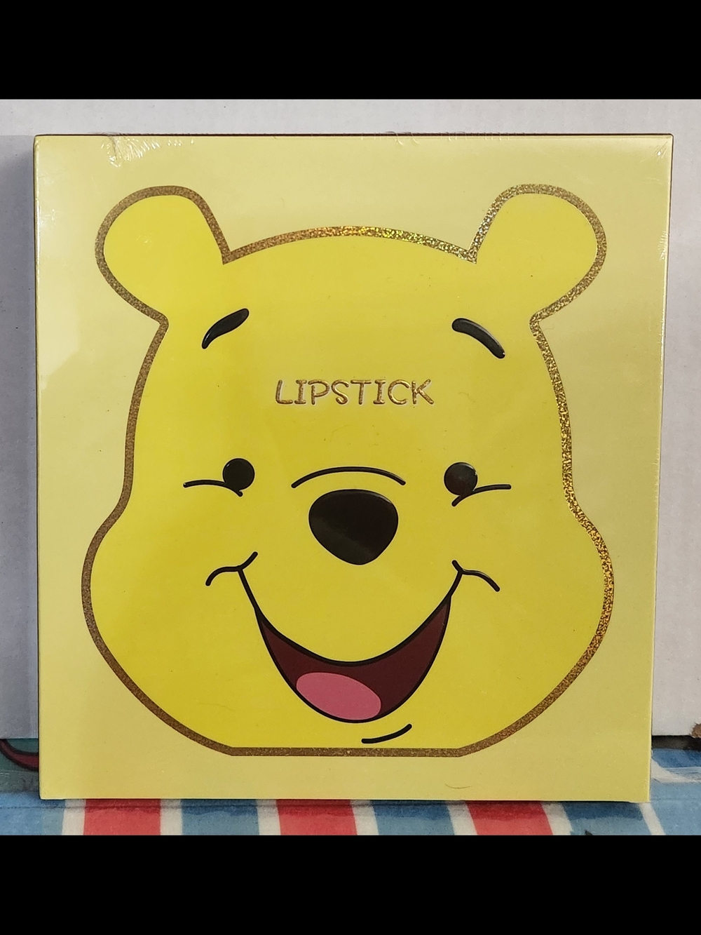 WINNIE THE POOH LIP STICK SET